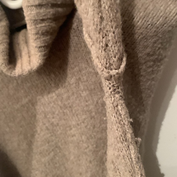 Super Warm Adrienne Vittadini Wool Blend Turtleneck Tan Sweater SZ Medium - Picture 6 of 8